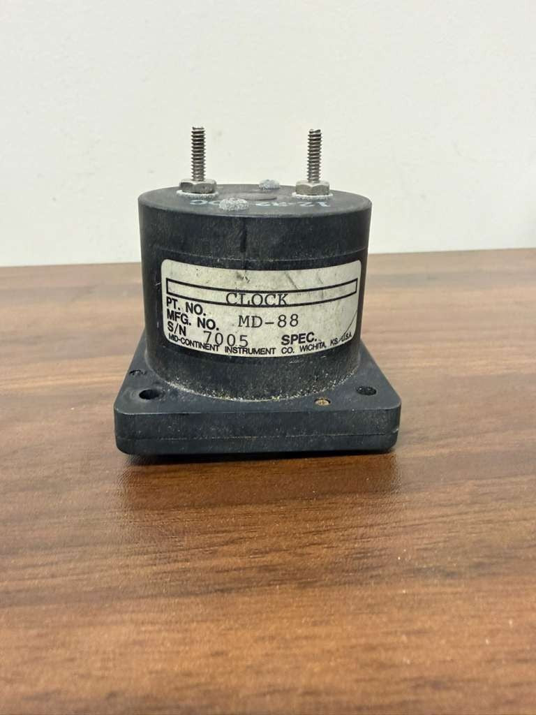 Mid-Continent MD-88 Aircraft Panel Clock Indicator 12-32V – As Removed
